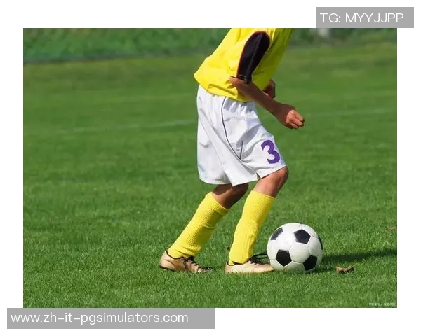 足球与脚的完美结合探讨运动员技术与身体素质的相互影响 足球与脚的完美结合探讨运动员技术与身体素质的相互影响